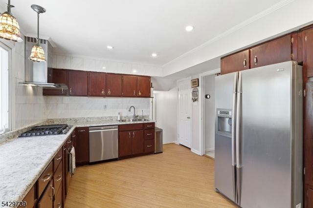 1622 Taylor Dr, North Brunswick Twp., NJ 08902
