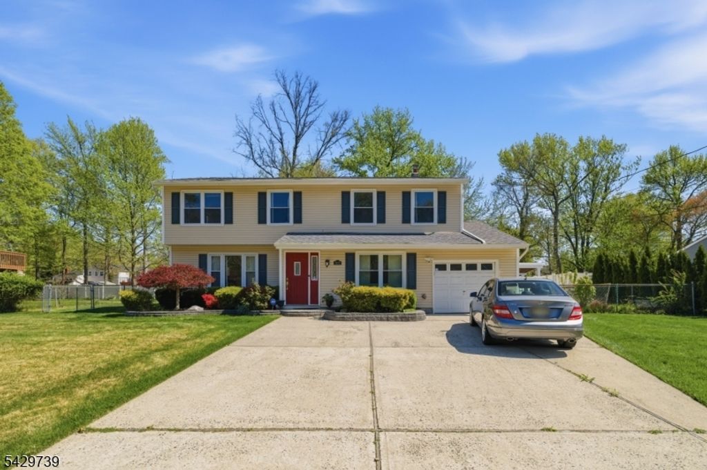 1622 Taylor Dr, North Brunswick Twp., NJ 08902
