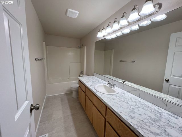2222 Ne 86TH Ave, Vancouver, WA 98664