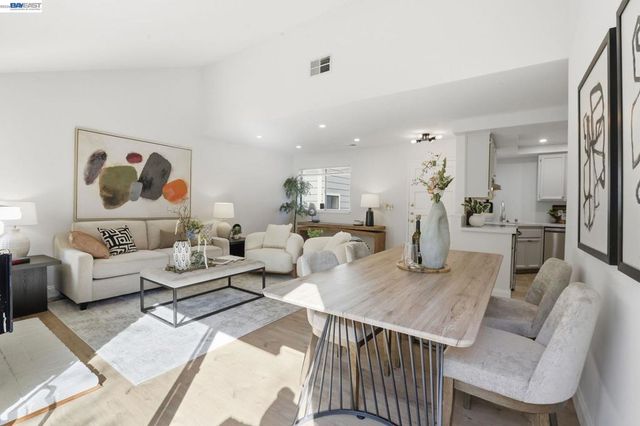 2455 2455 Saint Helena Dr 5, Hayward, CA 94542