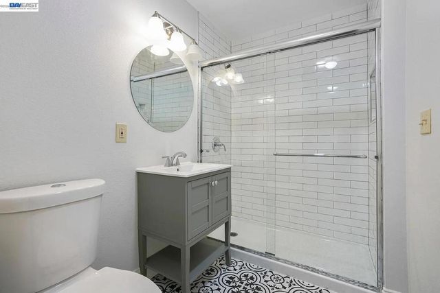 2455 2455 Saint Helena Dr 5, Hayward, CA 94542