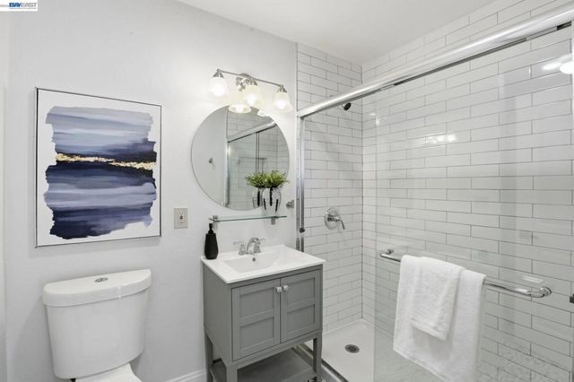 2455 2455 Saint Helena Dr 5, Hayward, CA 94542