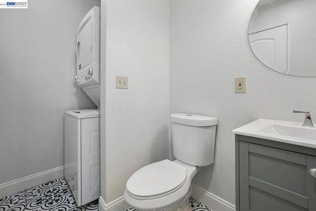 2455 2455 Saint Helena Dr 5, Hayward, CA 94542