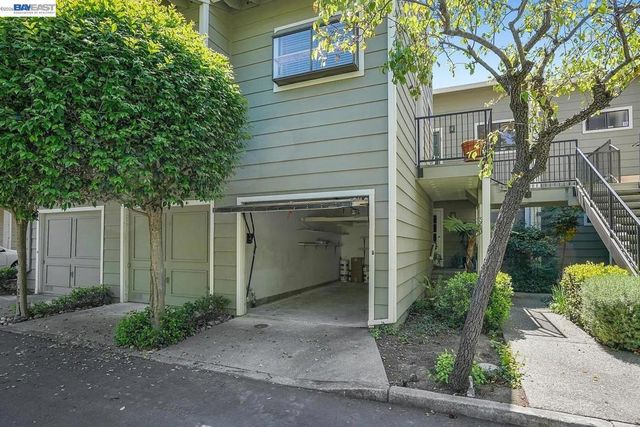 2455 2455 Saint Helena Dr 5, Hayward, CA 94542