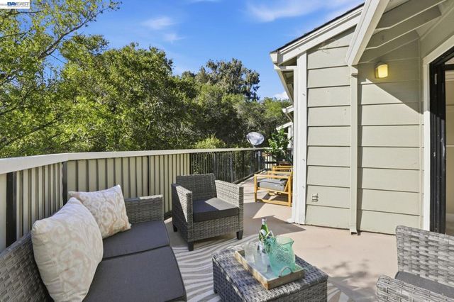 2455 2455 Saint Helena Dr 5, Hayward, CA 94542