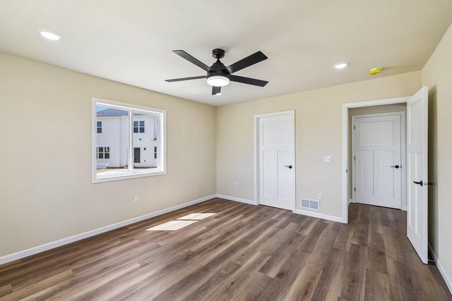 997 Bell Circle, Arlington, WI 53911