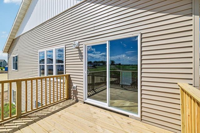 997 Bell Circle, Arlington, WI 53911