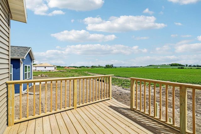 997 Bell Circle, Arlington, WI 53911