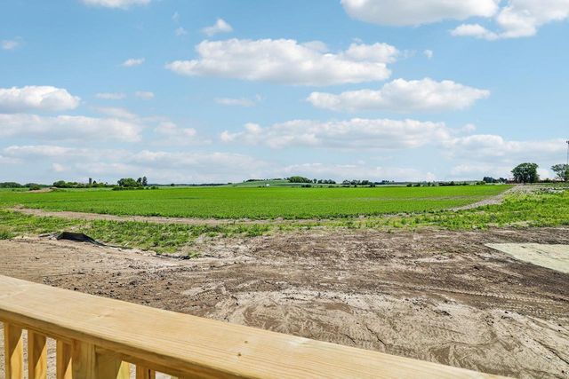997 Bell Circle, Arlington, WI 53911