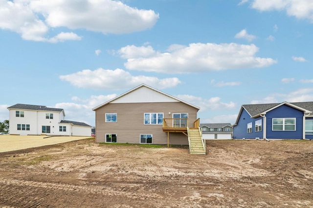 997 Bell Circle, Arlington, WI 53911