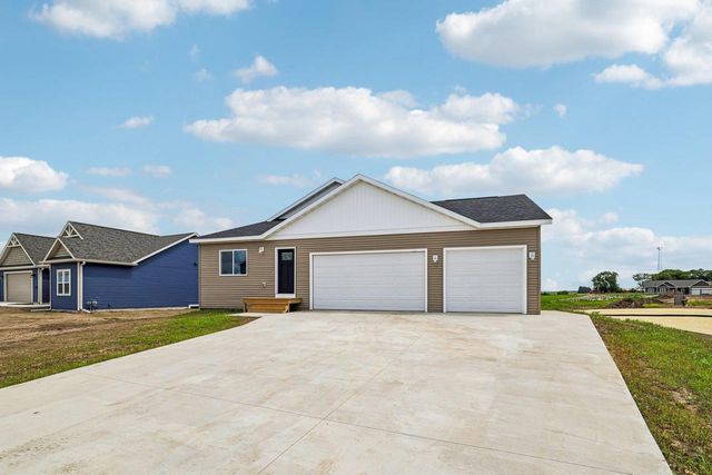 997 Bell Circle, Arlington, WI 53911