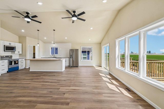 997 Bell Circle, Arlington, WI 53911