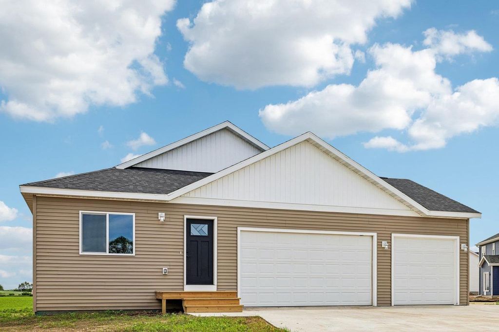 997 Bell Circle, Arlington, WI 53911