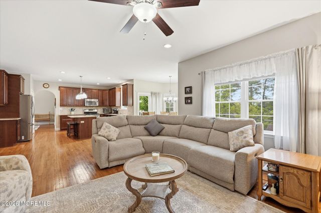 137 Mooring Road, Manahawkin, NJ 08050
