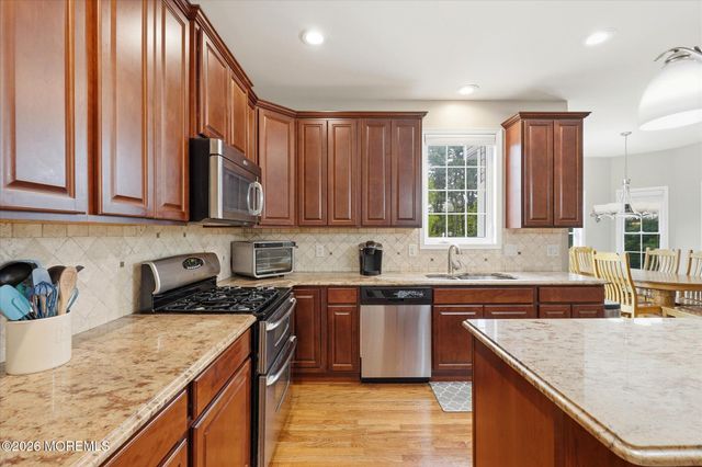137 Mooring Road, Manahawkin, NJ 08050