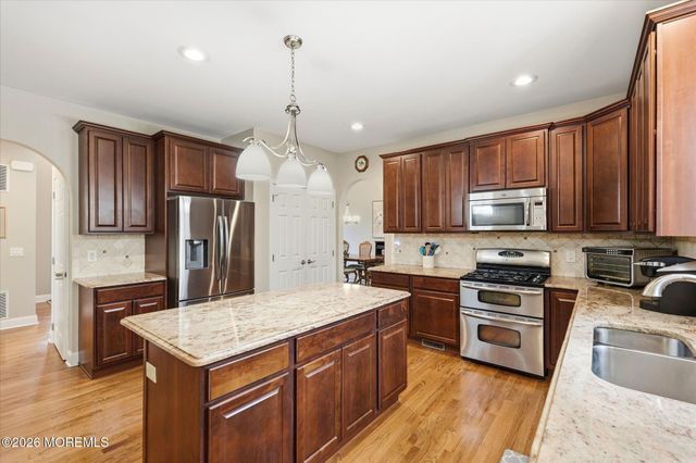 137 Mooring Road, Manahawkin, NJ 08050