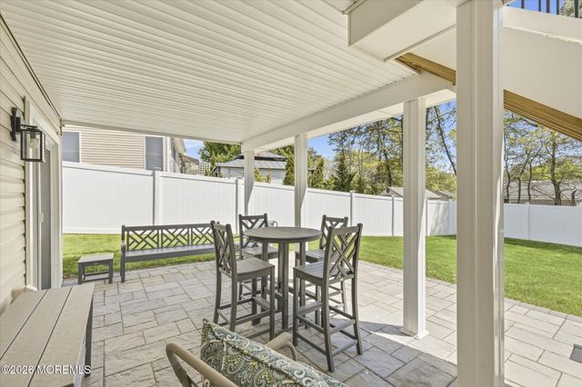 137 Mooring Road, Manahawkin, NJ 08050