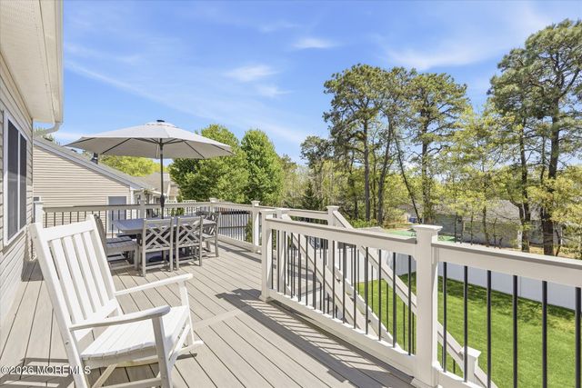 137 Mooring Road, Manahawkin, NJ 08050