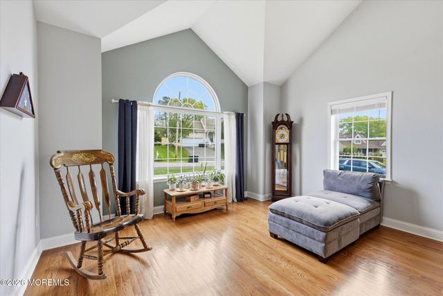 137 Mooring Road, Manahawkin, NJ 08050
