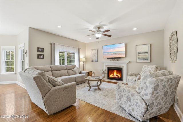 137 Mooring Road, Manahawkin, NJ 08050