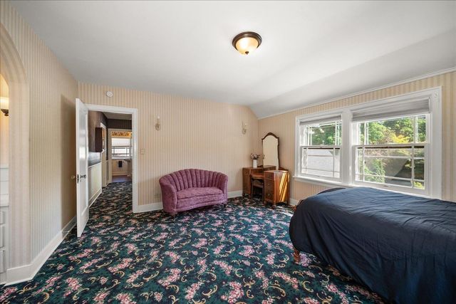 1024 E Overbluff Rd, Spokane, WA 99203