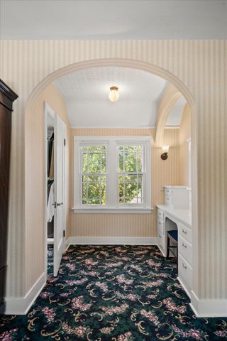 1024 E Overbluff Rd, Spokane, WA 99203
