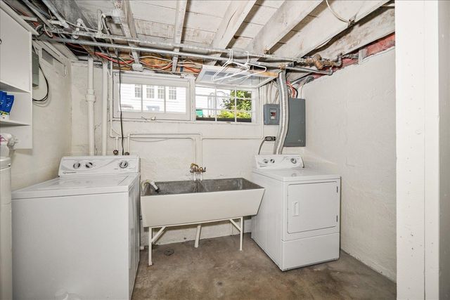 1024 E Overbluff Rd, Spokane, WA 99203