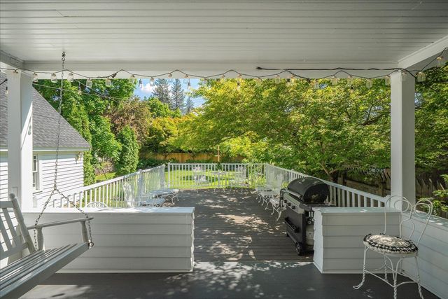 1024 E Overbluff Rd, Spokane, WA 99203