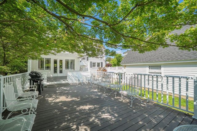 1024 E Overbluff Rd, Spokane, WA 99203