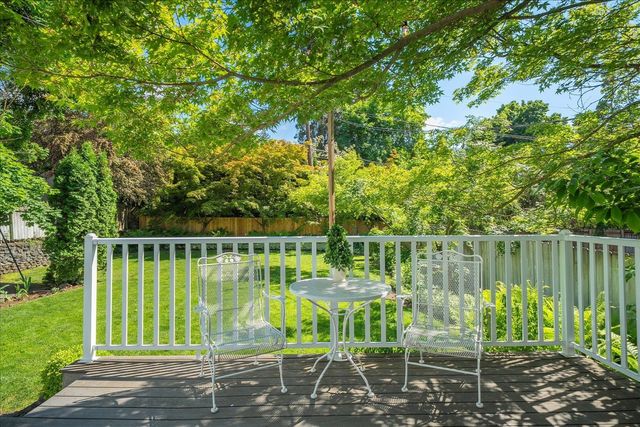 1024 E Overbluff Rd, Spokane, WA 99203