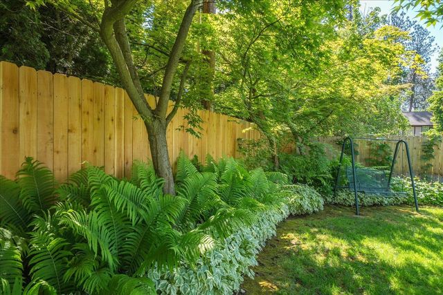 1024 E Overbluff Rd, Spokane, WA 99203