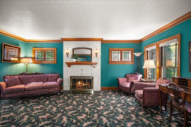 1024 E Overbluff Rd, Spokane, WA 99203