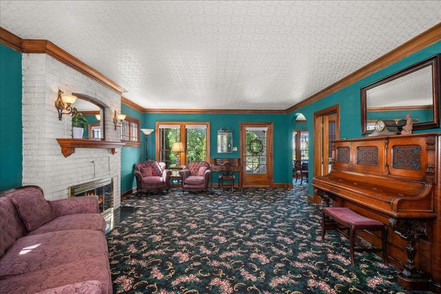 1024 E Overbluff Rd, Spokane, WA 99203