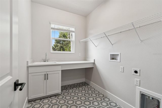 4017 W CASS, Tampa, FL 33609