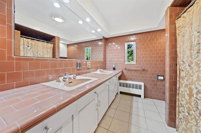 172 Greenville Road, North Smithfield, RI 02896