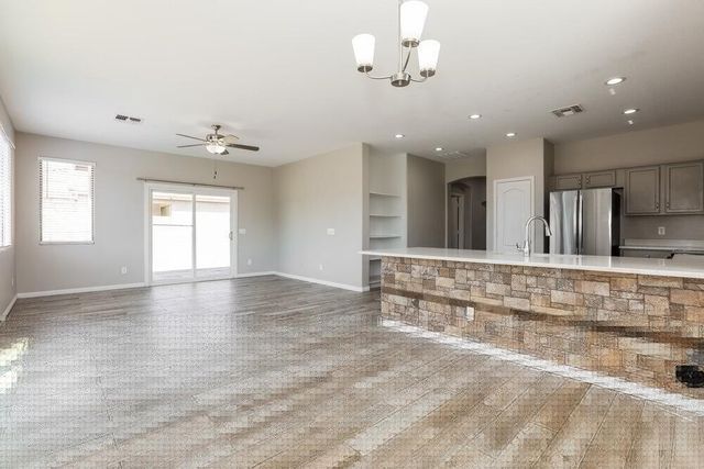 3329 E Powell Court, Gilbert, AZ 85298