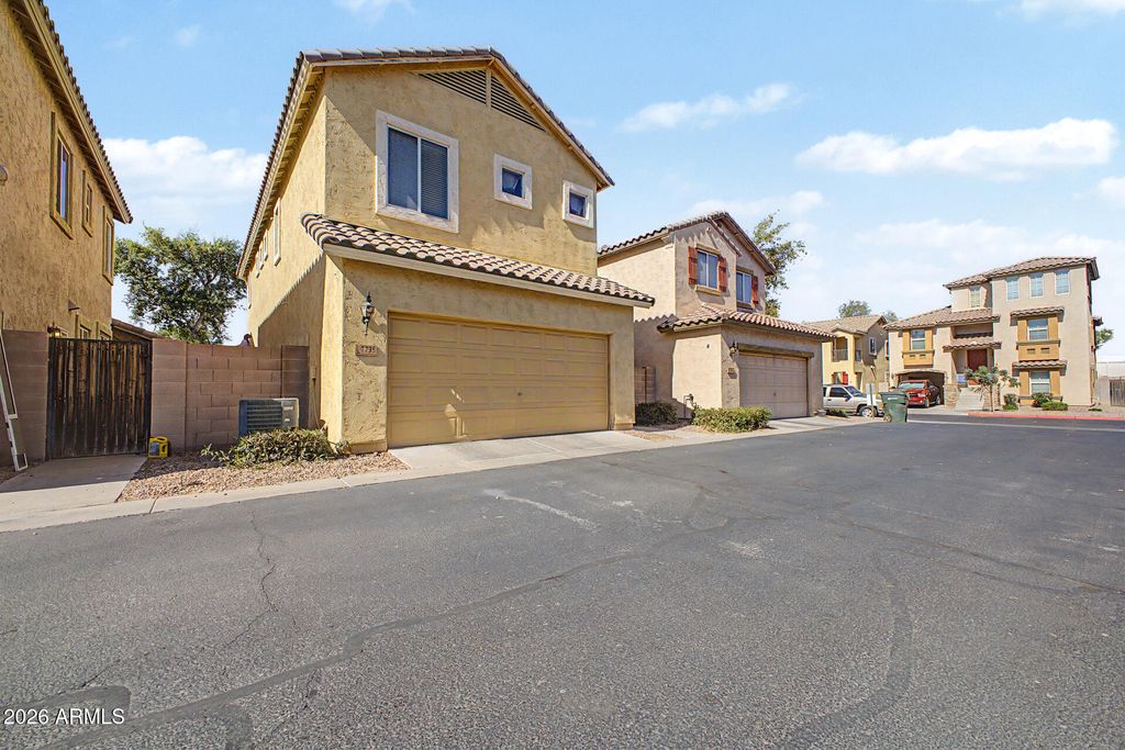 Image 26 of property listing at 7735 W EATON Road, Phoenix, AZ 85035