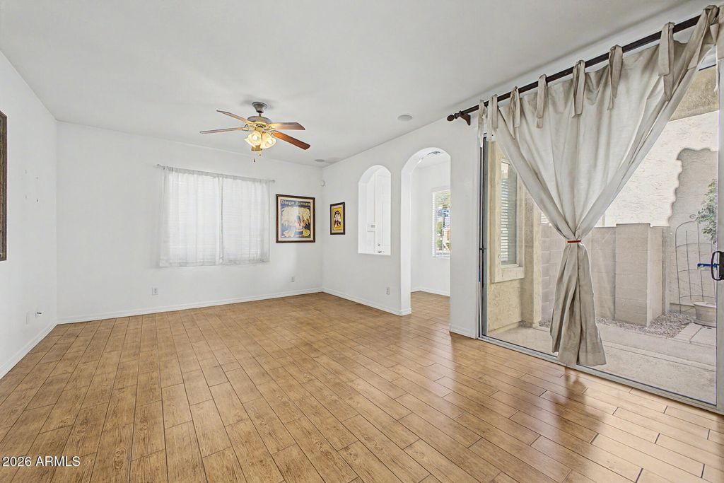 Image 8 of property listing at 7735 W EATON Road, Phoenix, AZ 85035