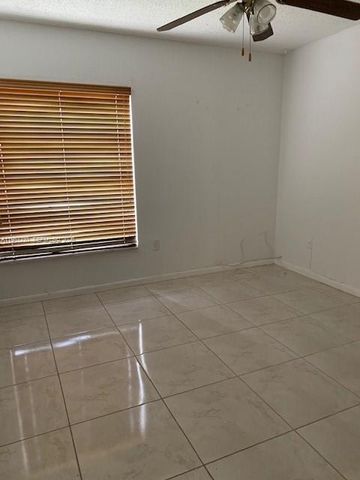 17650 NW 68th Ave A1005, Hialeah, FL 33015