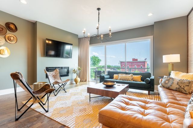 20 Fern Ave, Nashville, TN 37207
