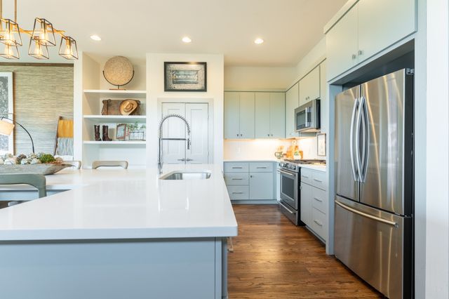 20 Fern Ave, Nashville, TN 37207