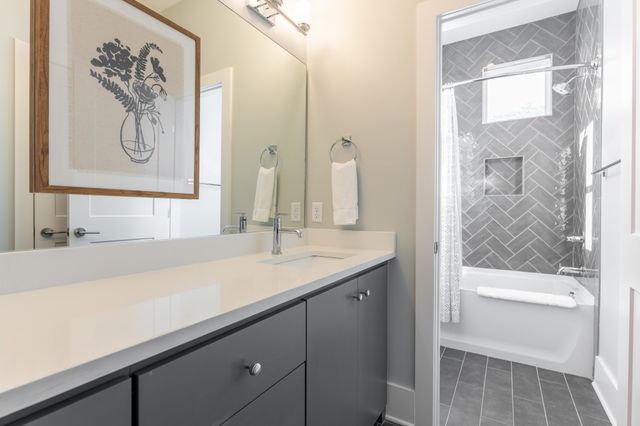 20 Fern Ave, Nashville, TN 37207