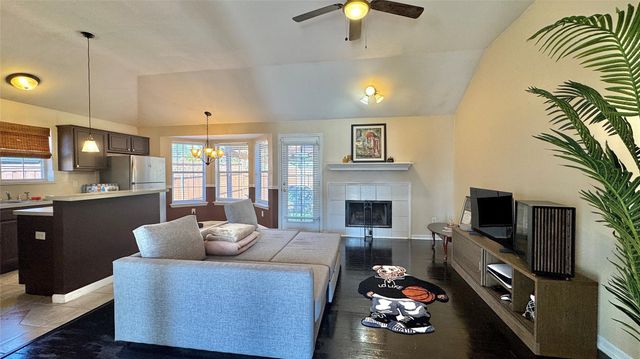 610 Brookside Drive, Cedar Hill, TX 75104