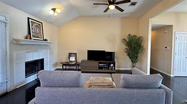 610 Brookside Drive, Cedar Hill, TX 75104