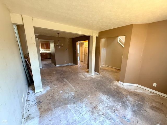 12409 Crystal Pointe Circle, Indianapolis, IN 46236