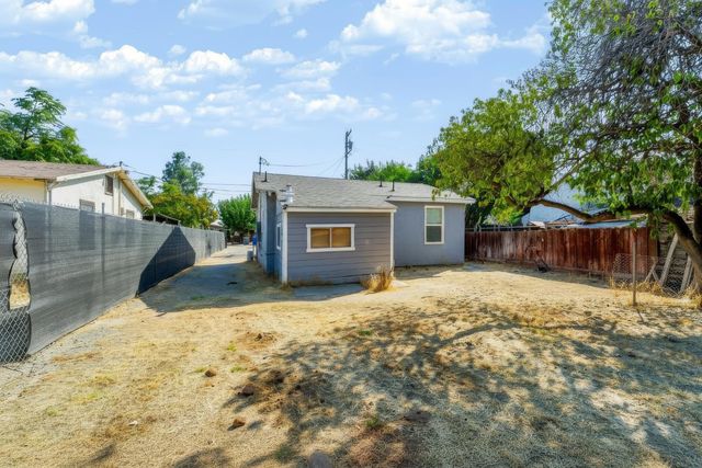 5203 W Mission Avenue, Fresno, CA 93722