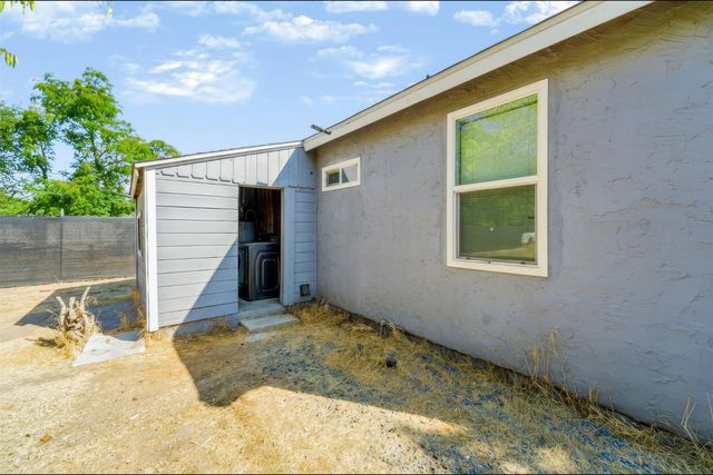 5203 W Mission Avenue, Fresno, CA 93722