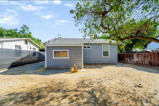 5203 W Mission Avenue, Fresno, CA 93722
