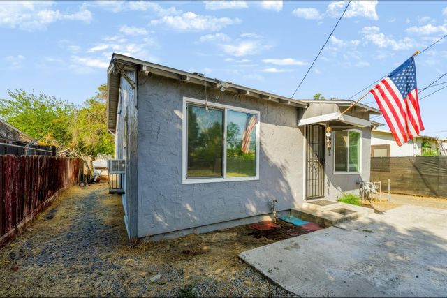 5203 W Mission Avenue, Fresno, CA 93722