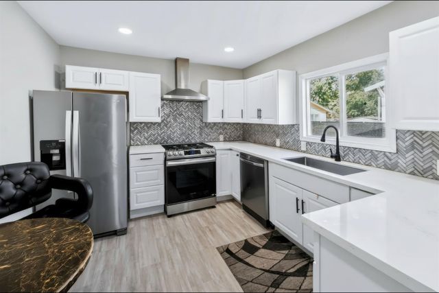 5203 W Mission Avenue, Fresno, CA 93722